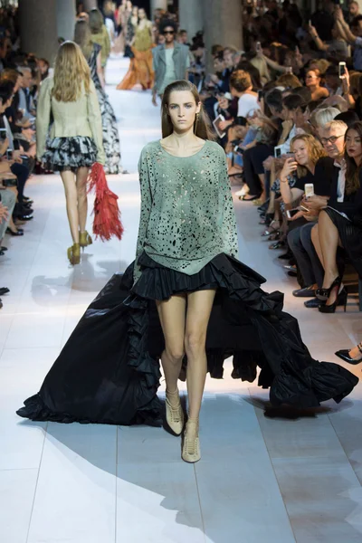 Look 30